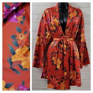 Vintage Victoria's Secret floral robe/kimono